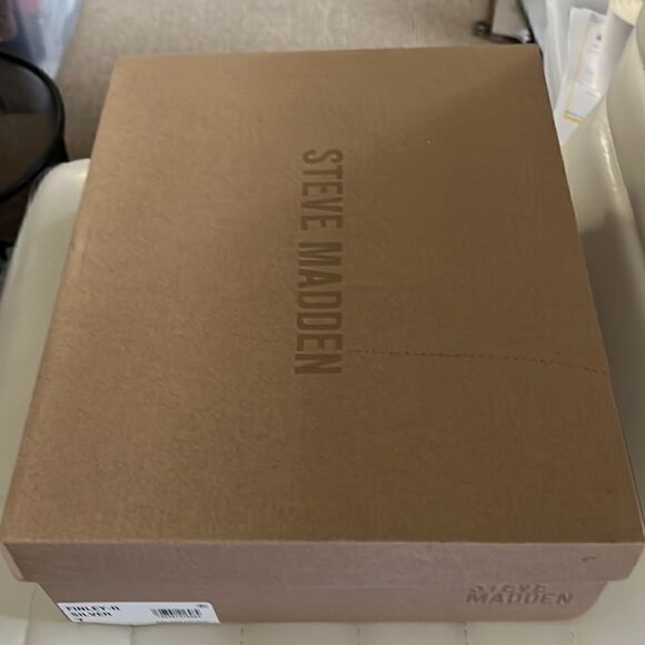 NWT Steve Madden stylish silver vegan booties 7 - Picture 9 of 10